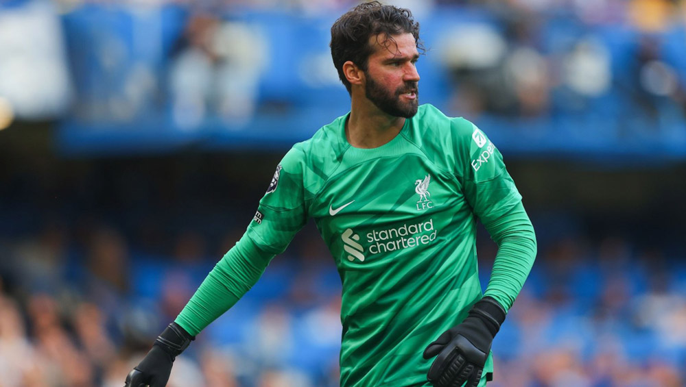 Alisson đã gia hạn hợp đồng với Liverpool đến năm 2027 và tiếp tục chứng tỏ tài năng của mình với các màn trình diễn xuất sắc.