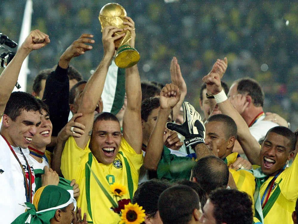 World Cup 2002 giúp Ronaldo bước chân vào ngôi đền huyền thoại